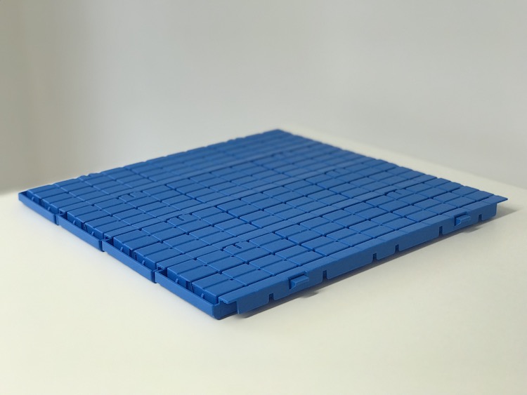 Tapered water cascade Swimming pool water cascade tapered bottom in yellow